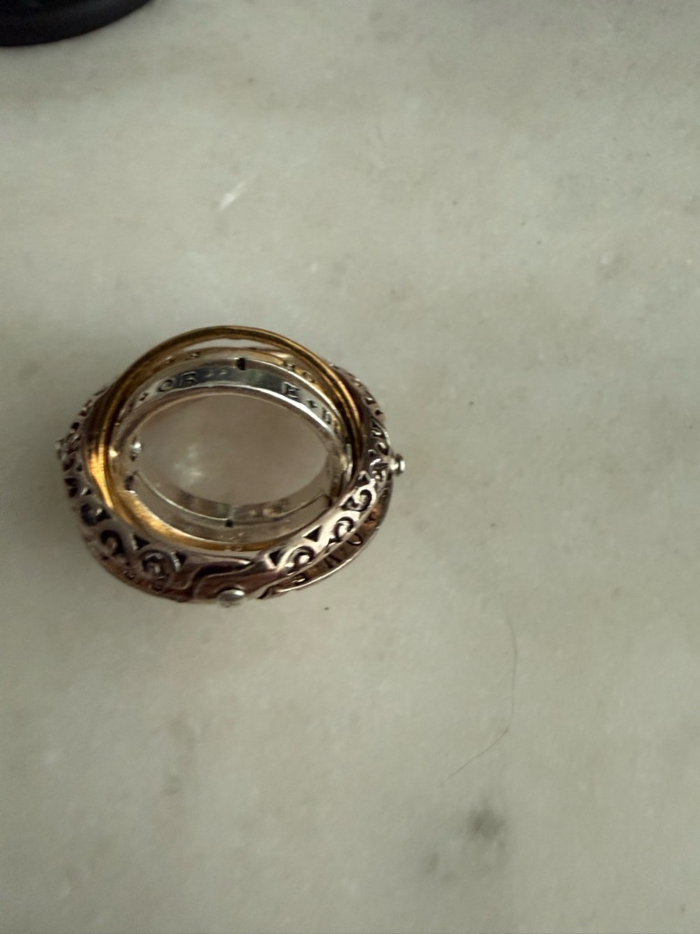Two-Tone Interlocking Women's or mens Ring - Gold & Silver. Size 10 - Picture 3 of 4